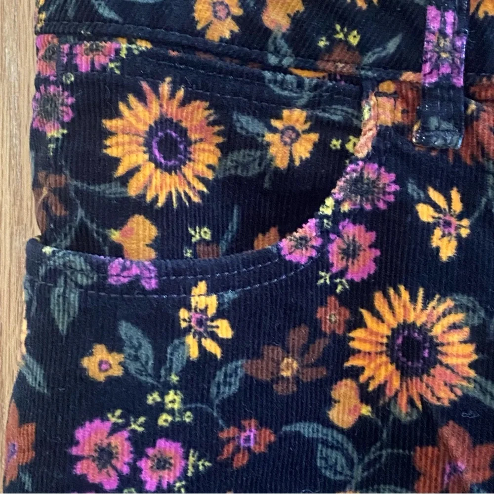 WRANGLER • High Rise Corduroy Fierce Flare - Floral - Size 12 x 34 - Picture 6 of 16